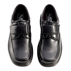 closed toe boy shoes - black